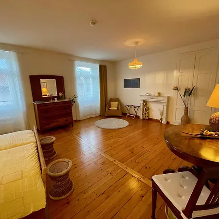 1912 - Wooden - Old Town Apartment